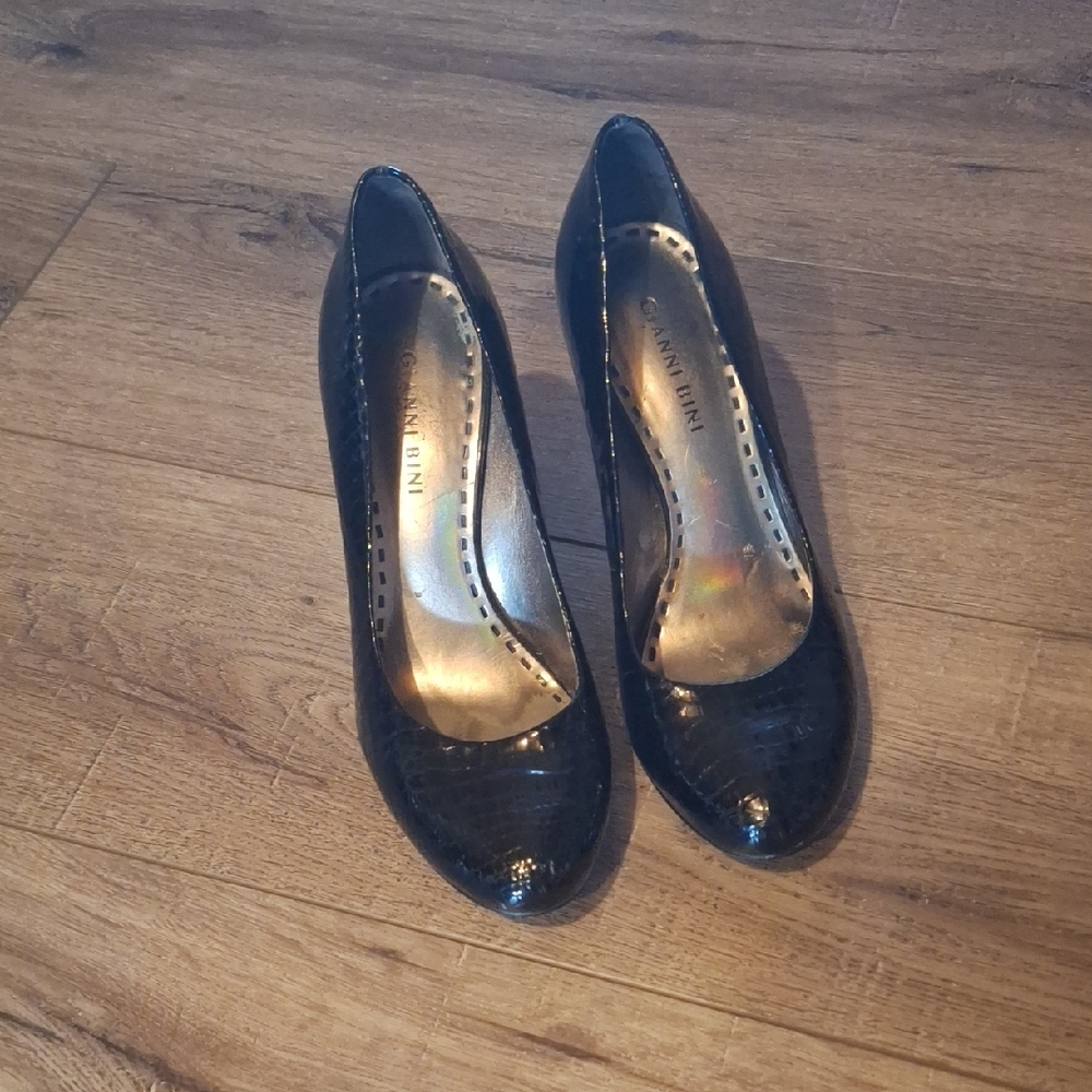 Gianni Bini Black Classic Heels